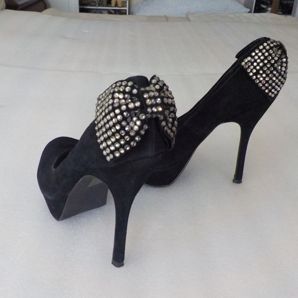 Steve Madden Black Heels with Silver Accents - Picture 3 of 10